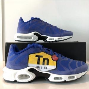 NIKE AIR MAX PLUS size 8.5